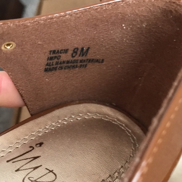 Pumps - Picture 3 of 8